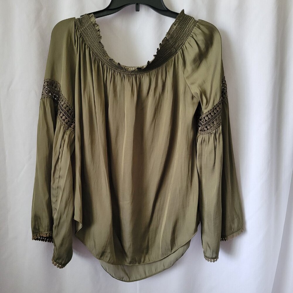 WHBM White House Black Market Women's Large Off Shoulder Blouse crochet fringe - Picture 2 of 10